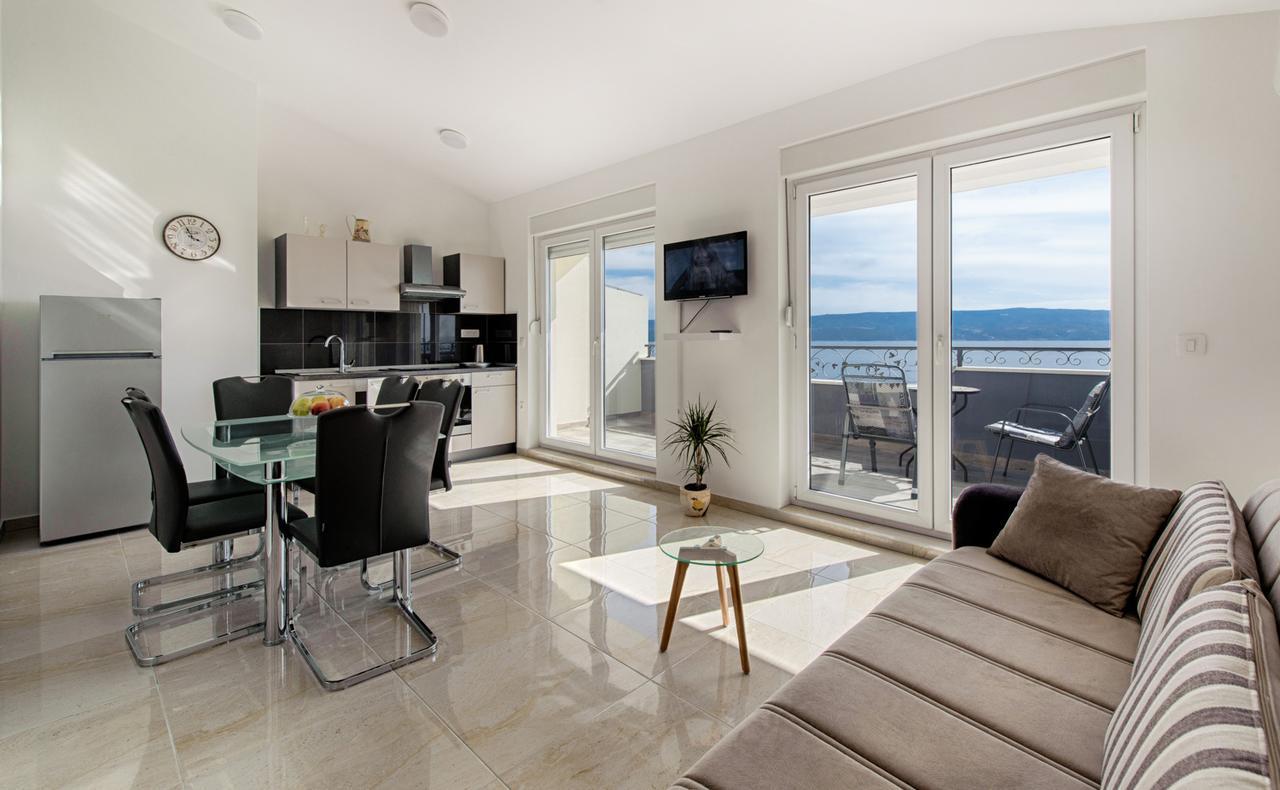 אומיס Cezar Luxury Apartment מראה חיצוני תמונה