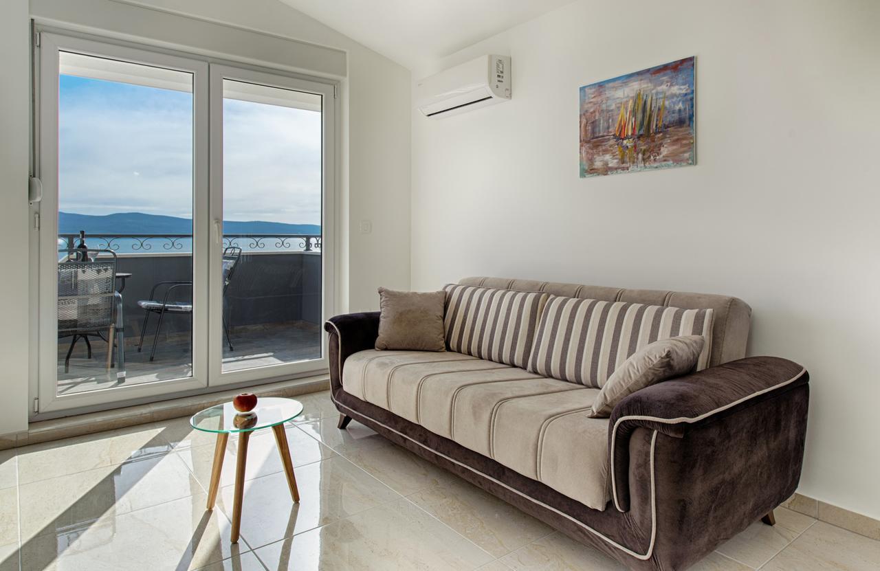 אומיס Cezar Luxury Apartment מראה חיצוני תמונה