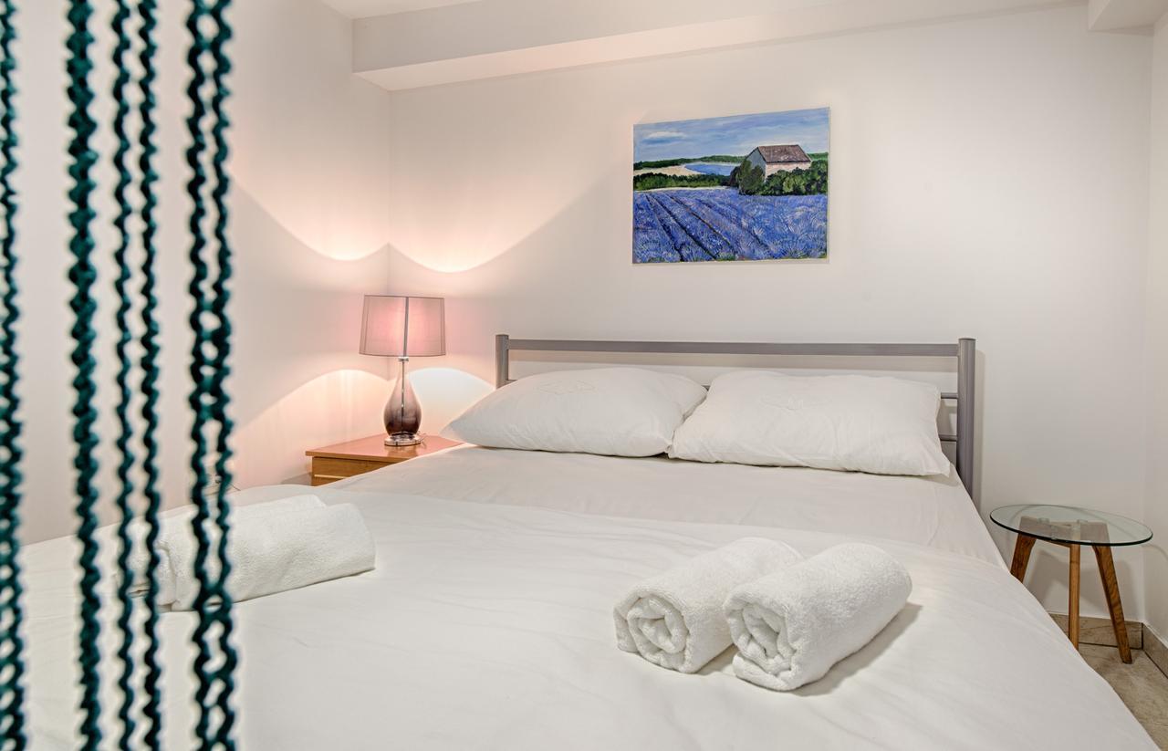 אומיס Cezar Luxury Apartment מראה חיצוני תמונה
