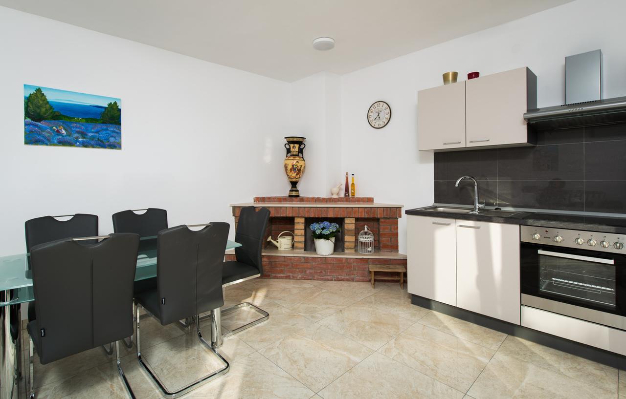 אומיס Cezar Luxury Apartment מראה חיצוני תמונה