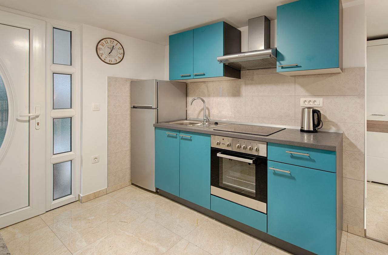 אומיס Cezar Luxury Apartment מראה חיצוני תמונה