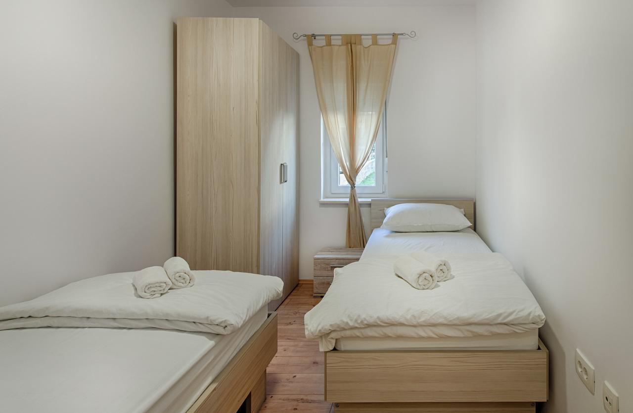 אומיס Cezar Luxury Apartment מראה חיצוני תמונה