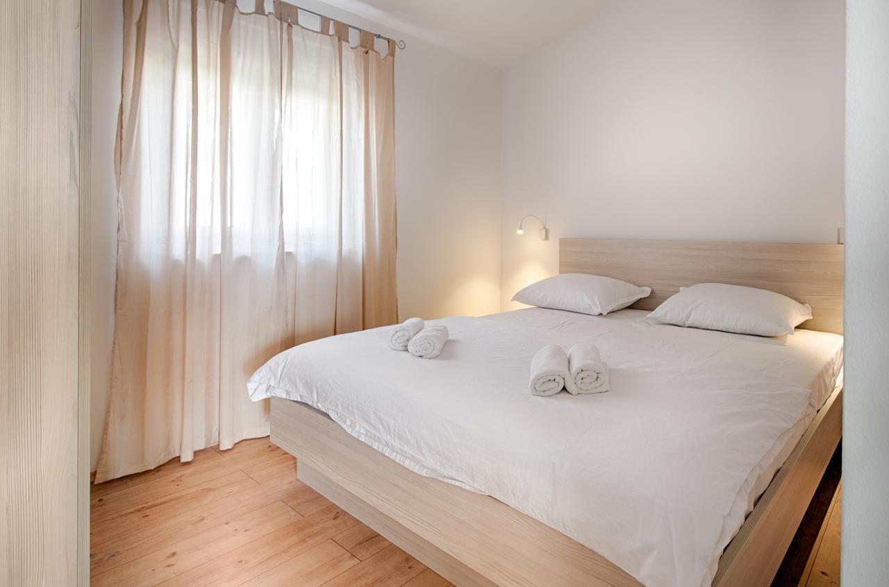 אומיס Cezar Luxury Apartment מראה חיצוני תמונה