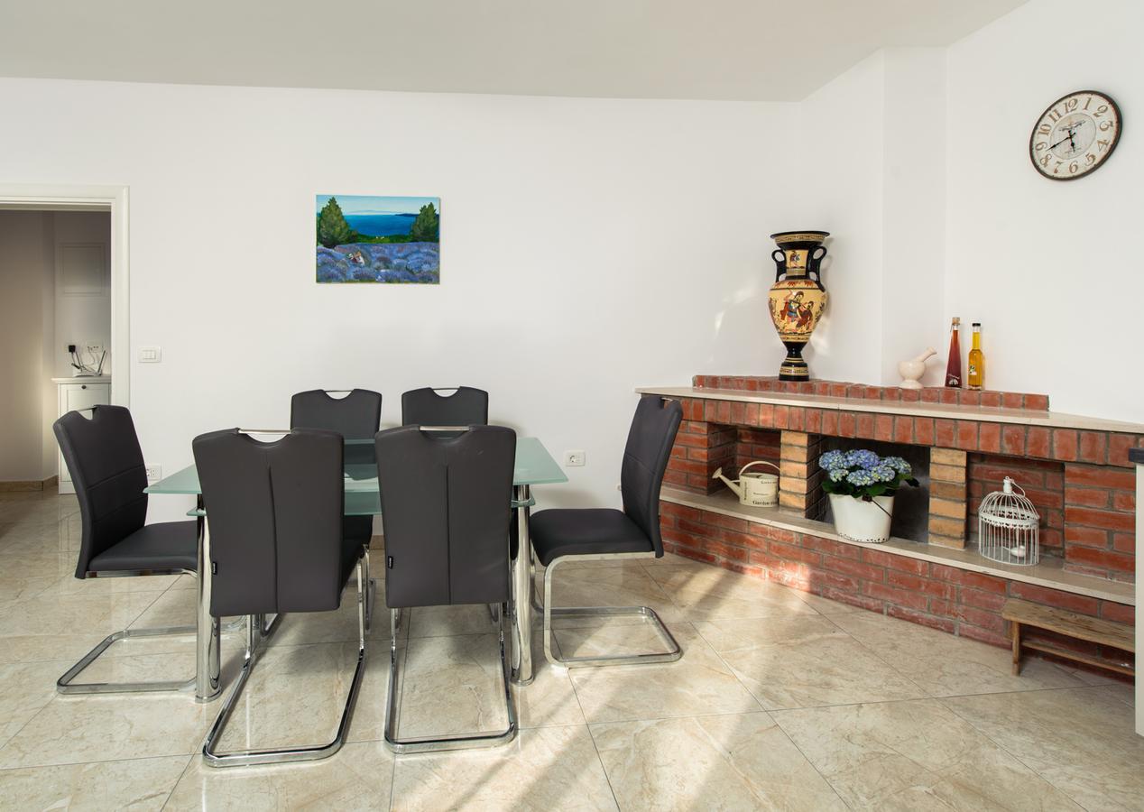אומיס Cezar Luxury Apartment מראה חיצוני תמונה