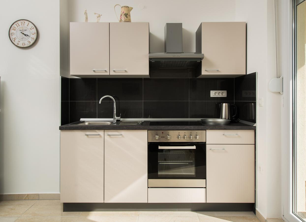 אומיס Cezar Luxury Apartment מראה חיצוני תמונה