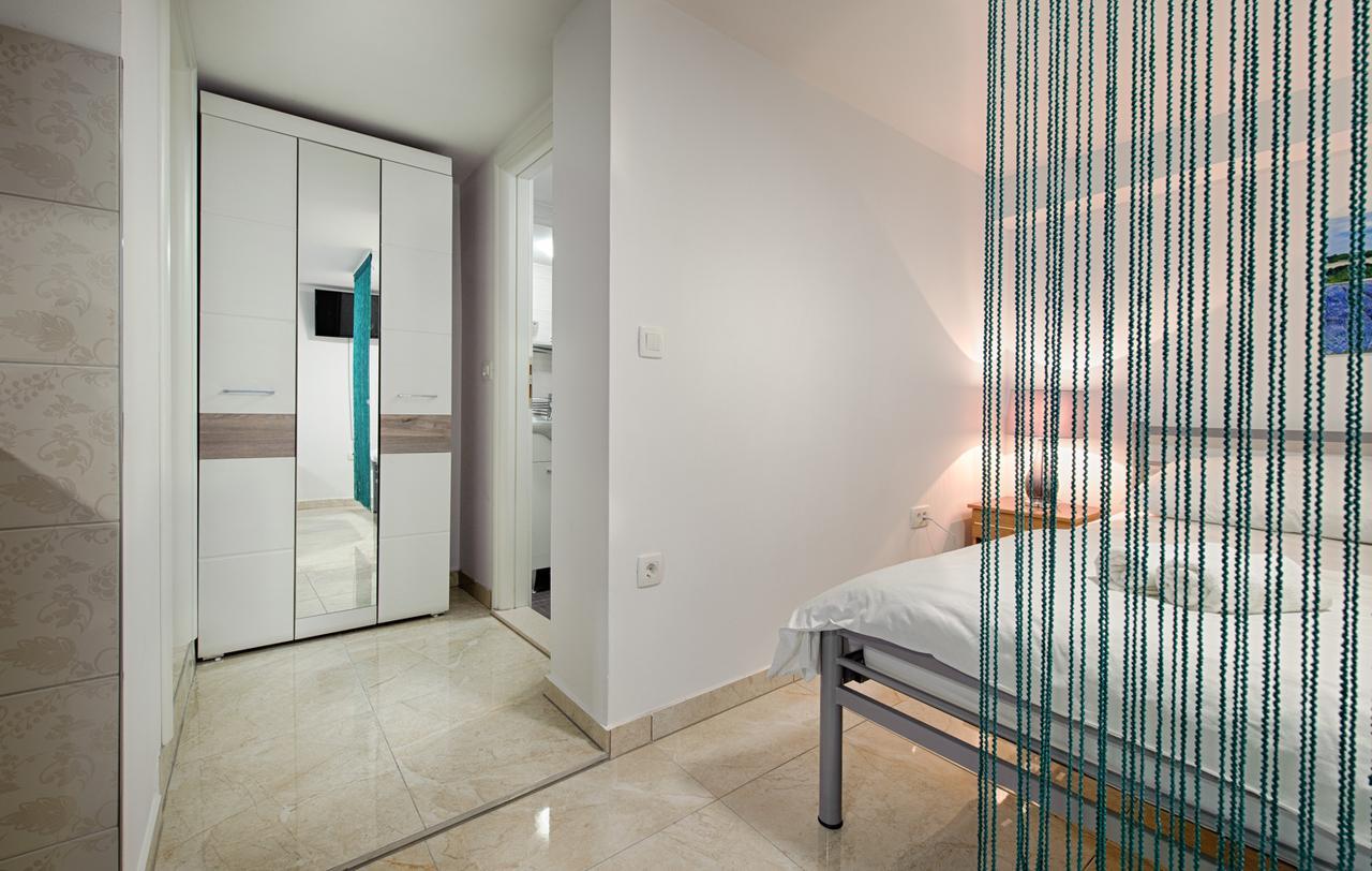 אומיס Cezar Luxury Apartment מראה חיצוני תמונה
