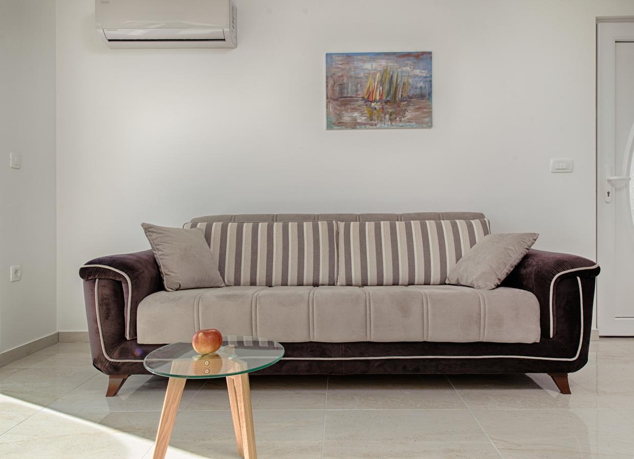 אומיס Cezar Luxury Apartment מראה חיצוני תמונה